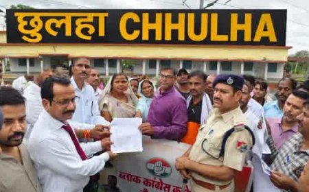 छुलहा रेलवे स्टेशन पर ट्रेनों के ठहराव और जनसुविधाओं की मांग, कांग्रेस ने सौंपा ज्ञापन; 15 दिन में कार्रवाई नहीं तो आंदोलन की चेतावनी