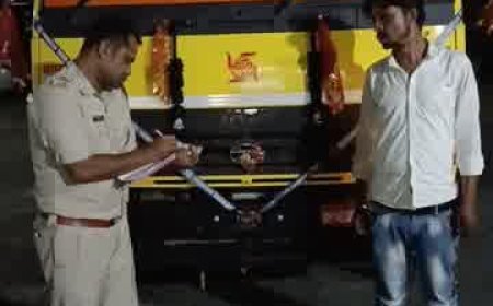 थाना प्रभारी संजय जायसवाल के निर्देशन में बुढ़ार पुलिस की कार्रवाई, मेटाडोर 912  में अवैध रेत परिवहन करते  किया जप्त,